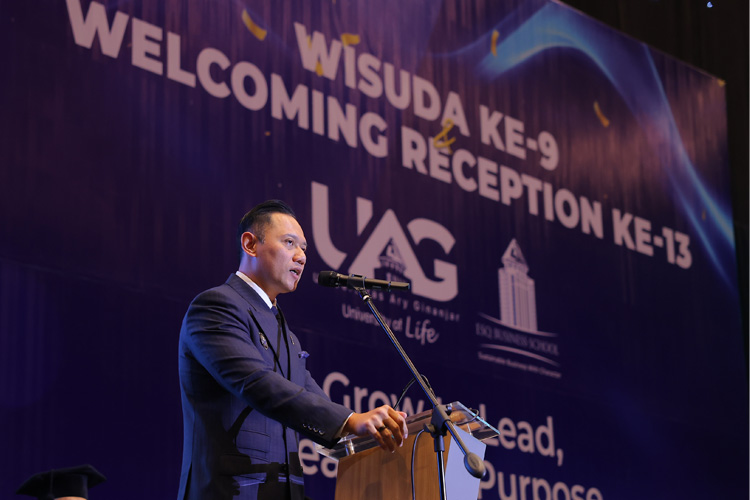 Menko AHY Bahas Peran AI dalam Pembangunan di Acara Wisuda Universitas Ary Ginanjar (UAG)